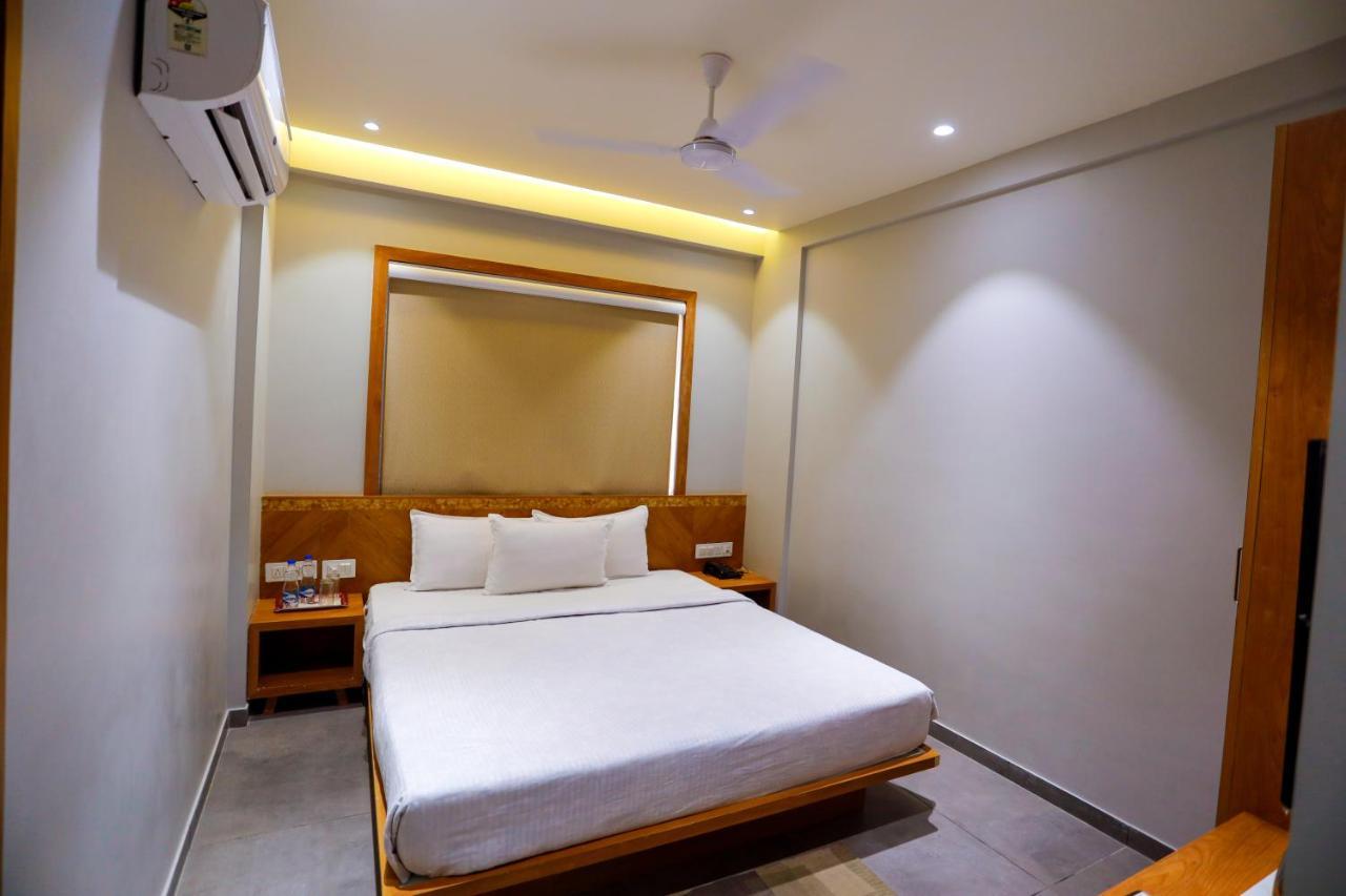 Hotel Om Somnāth Εξωτερικό φωτογραφία