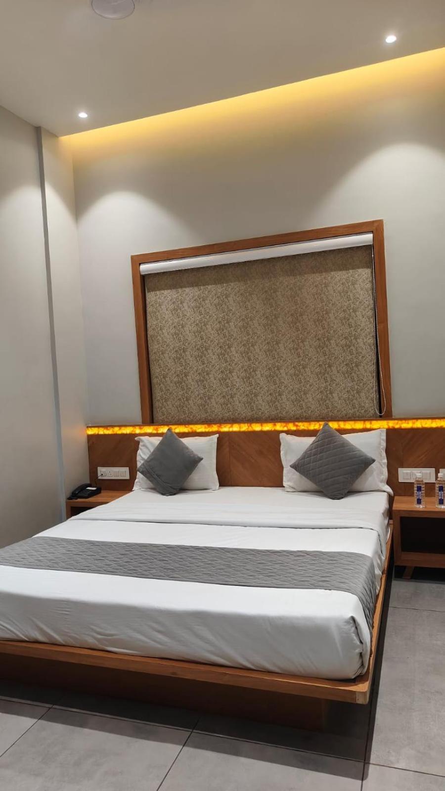 Hotel Om Somnāth Εξωτερικό φωτογραφία